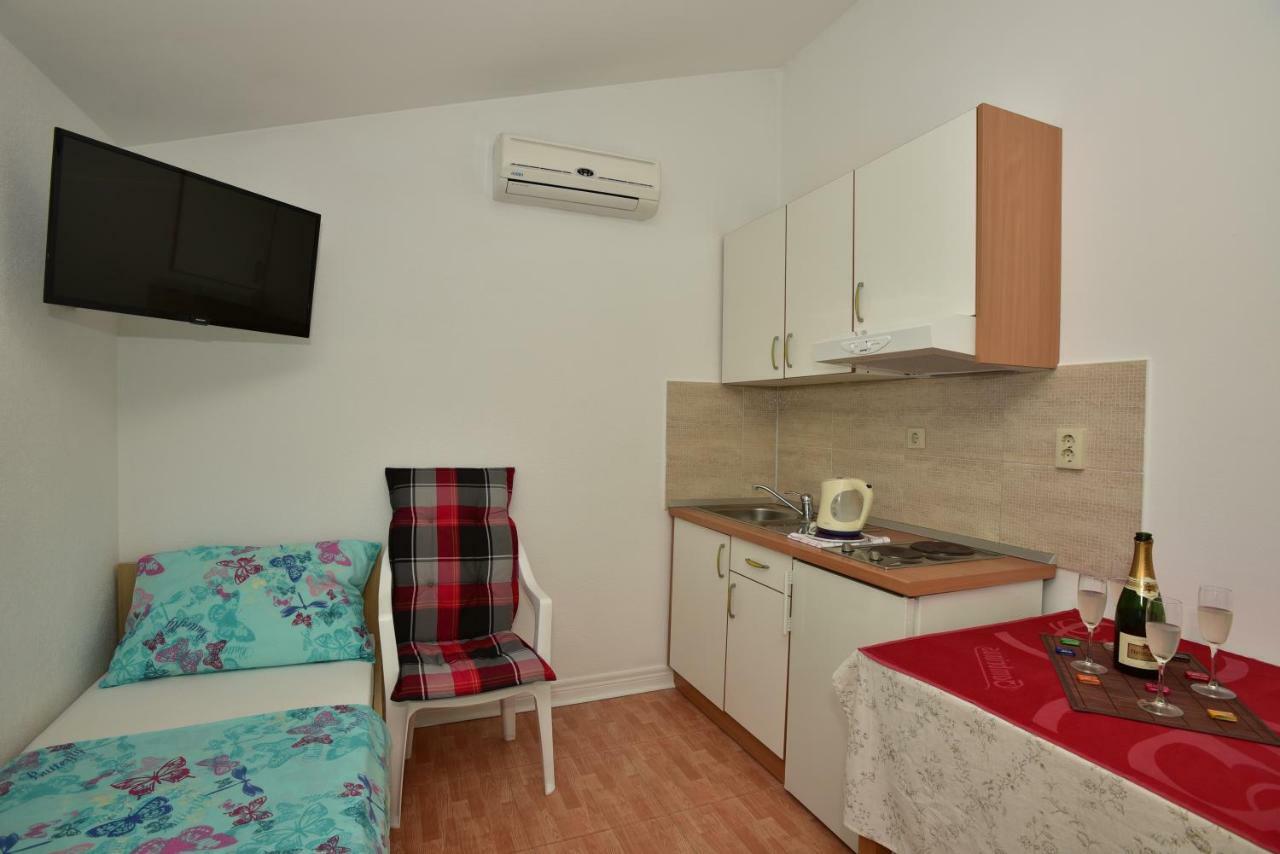 Studio Apartments Antonio Makarska Exterior photo