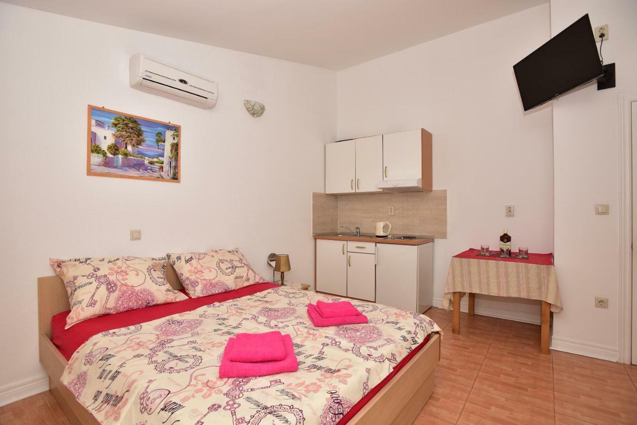 Studio Apartments Antonio Makarska Exterior photo
