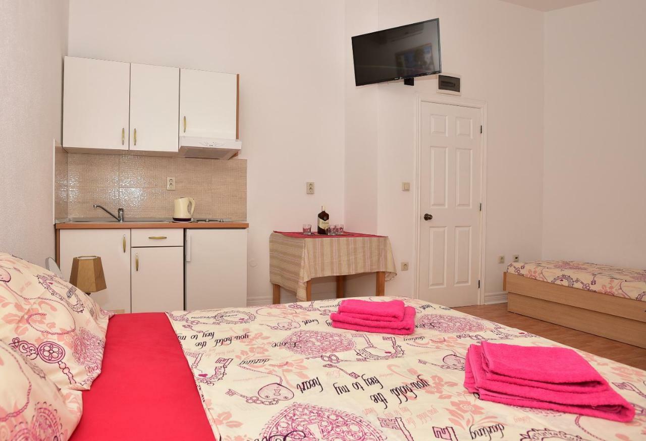 Studio Apartments Antonio Makarska Exterior photo