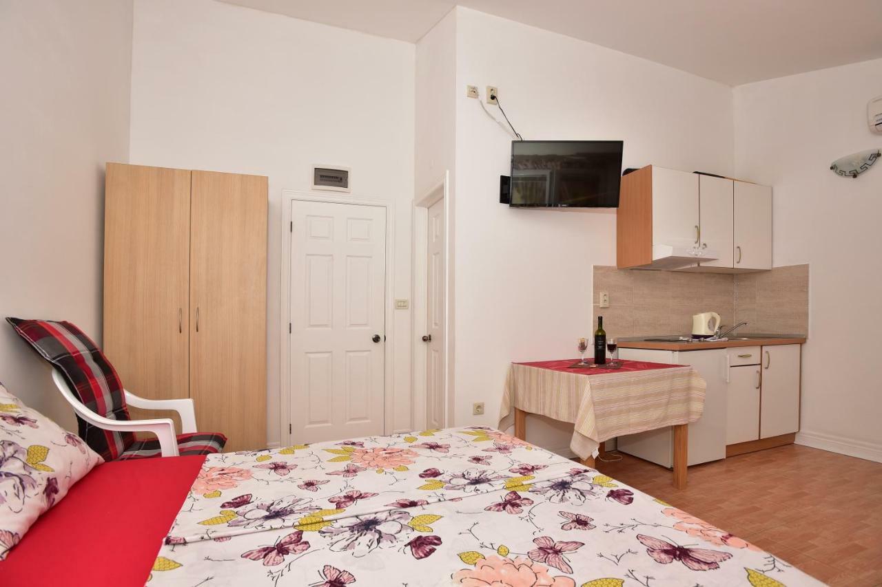 Studio Apartments Antonio Makarska Exterior photo