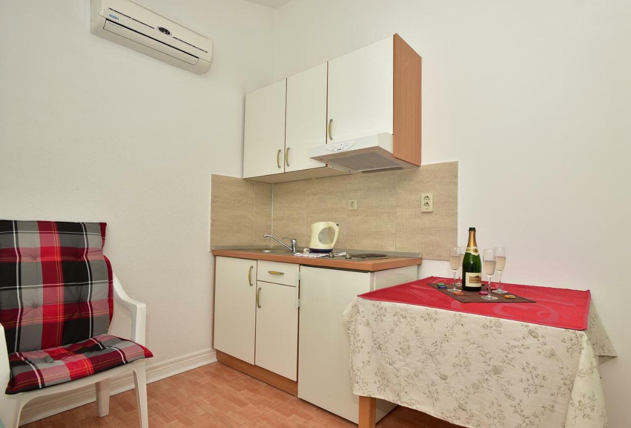 Studio Apartments Antonio Makarska Exterior photo