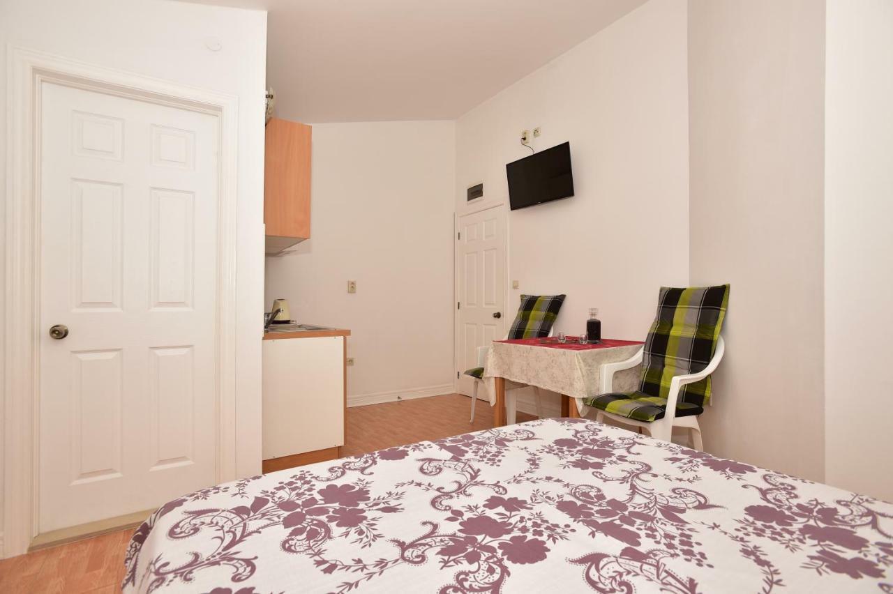Studio Apartments Antonio Makarska Exterior photo