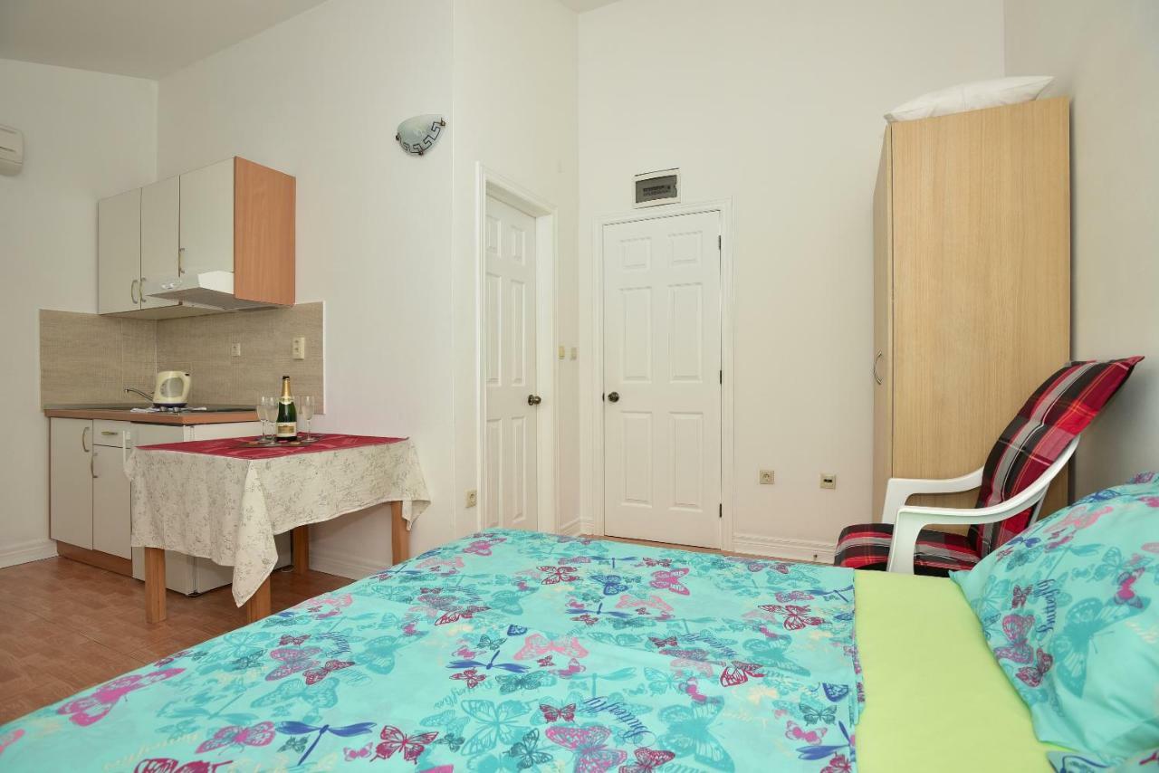 Studio Apartments Antonio Makarska Exterior photo