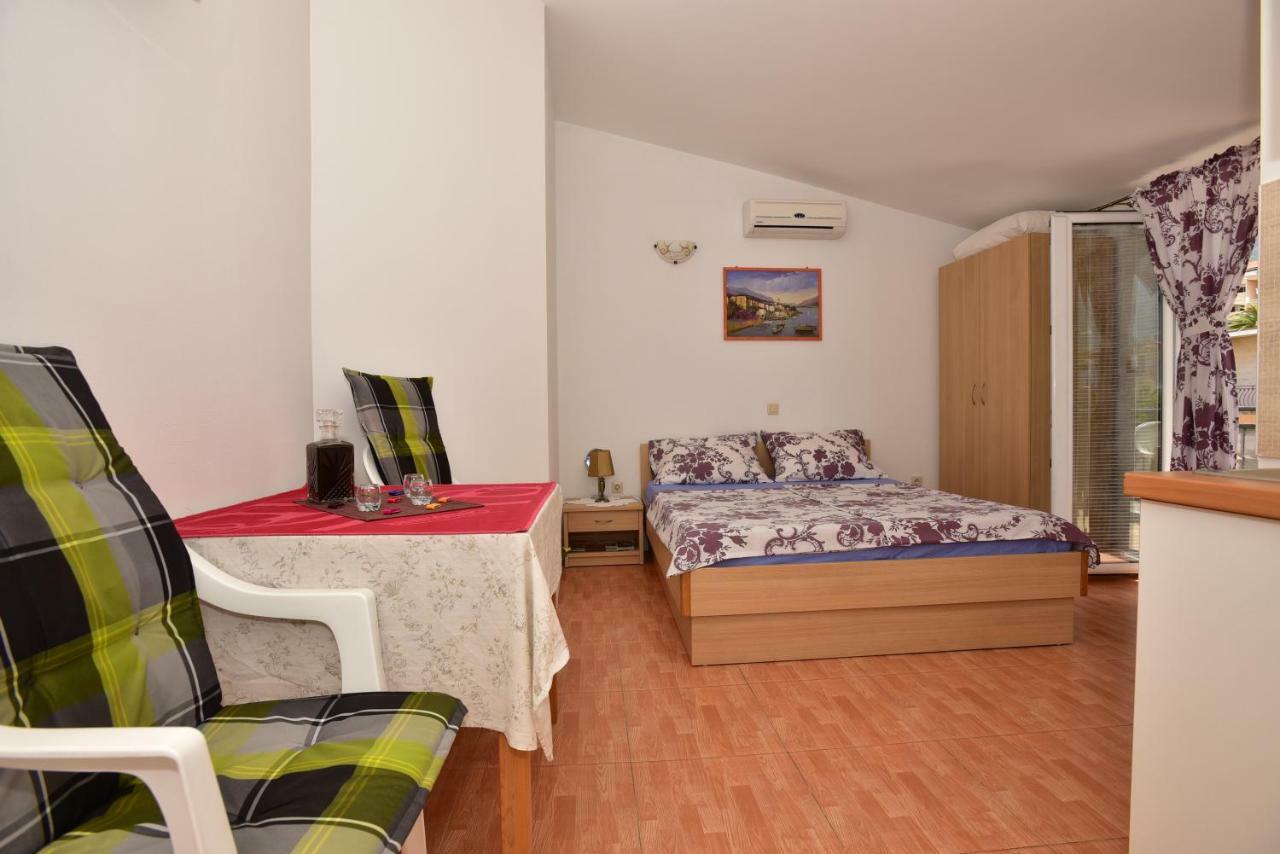 Studio Apartments Antonio Makarska Exterior photo