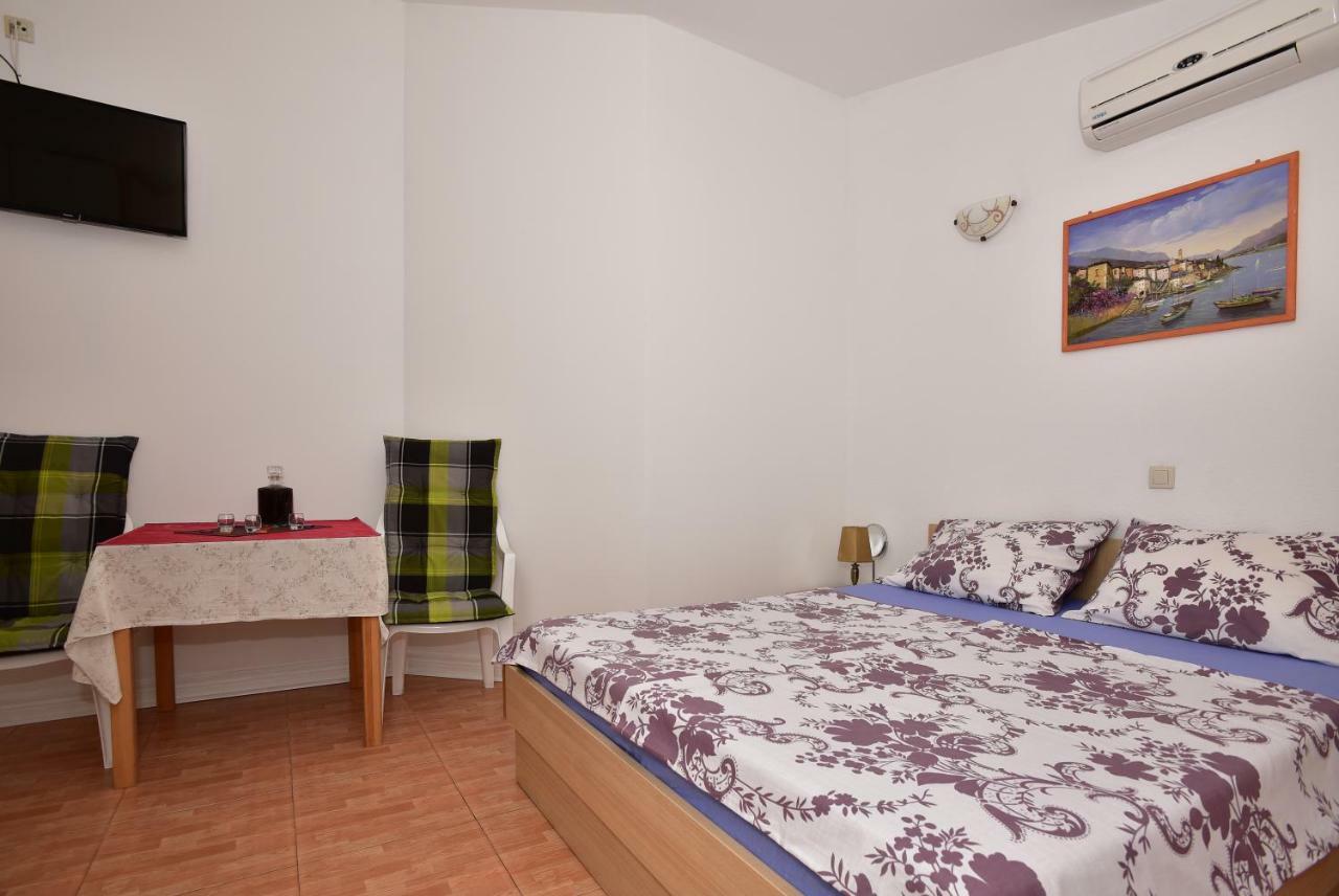 Studio Apartments Antonio Makarska Exterior photo