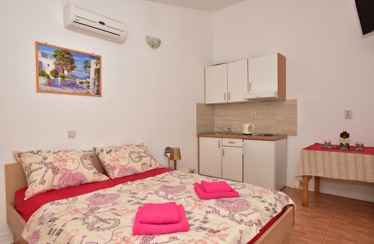 Studio Apartments Antonio Makarska Exterior photo